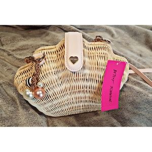 LOWEST! NWT BetseyJohnson shell straw bag
